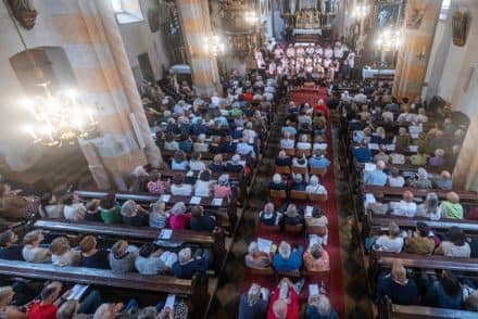 20.7.25-Kirche-mit-Publikum